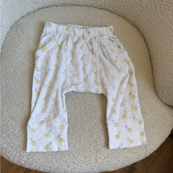 kate quinn Other - Kate Quinn White Baby Pants with Lemon Print | 6-12M